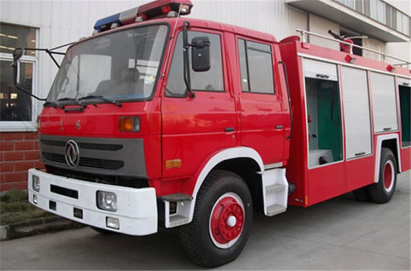 東風153干粉消防車